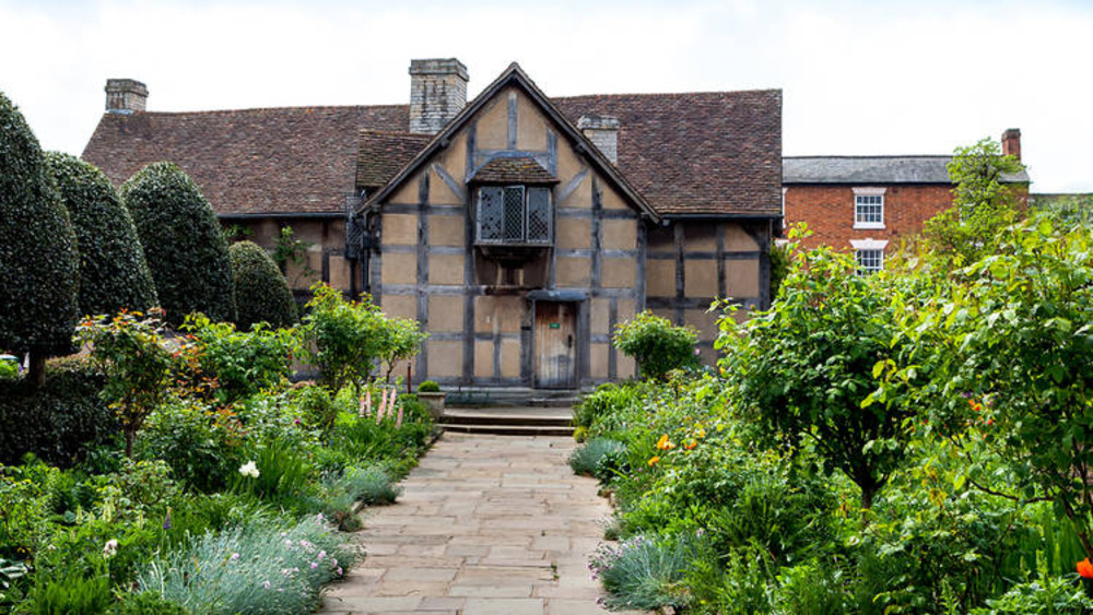 an outside view of William Shakespeare's birthplace